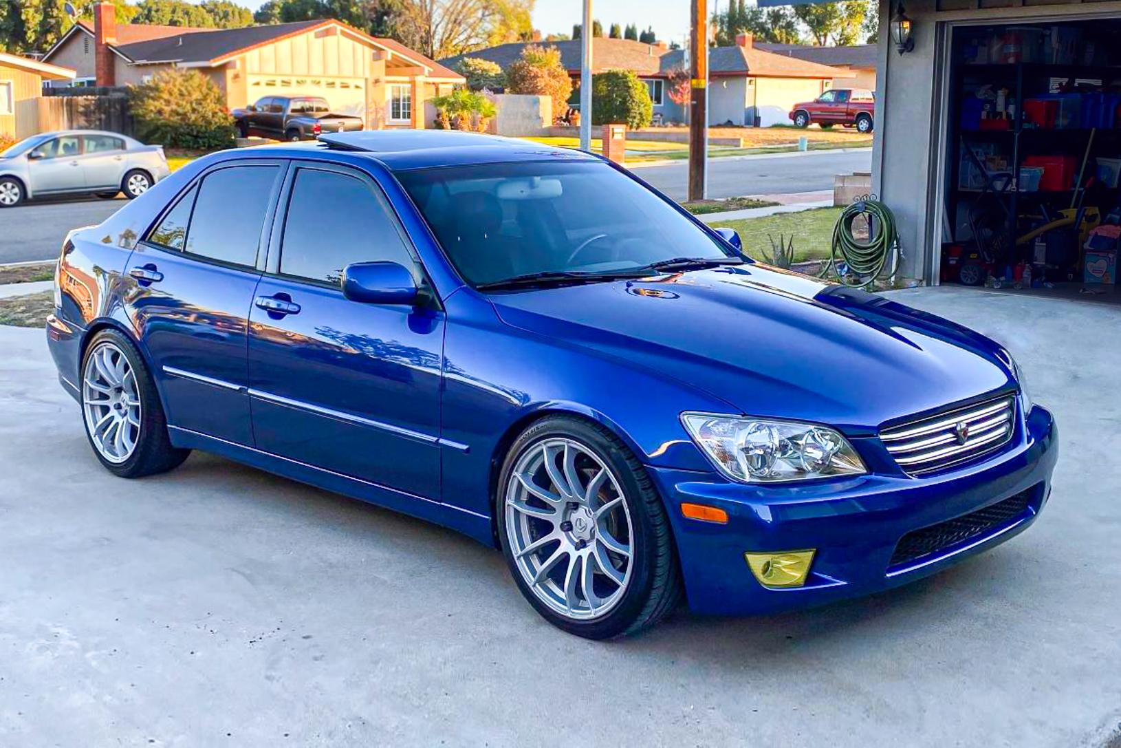 Lexus is 300 2002