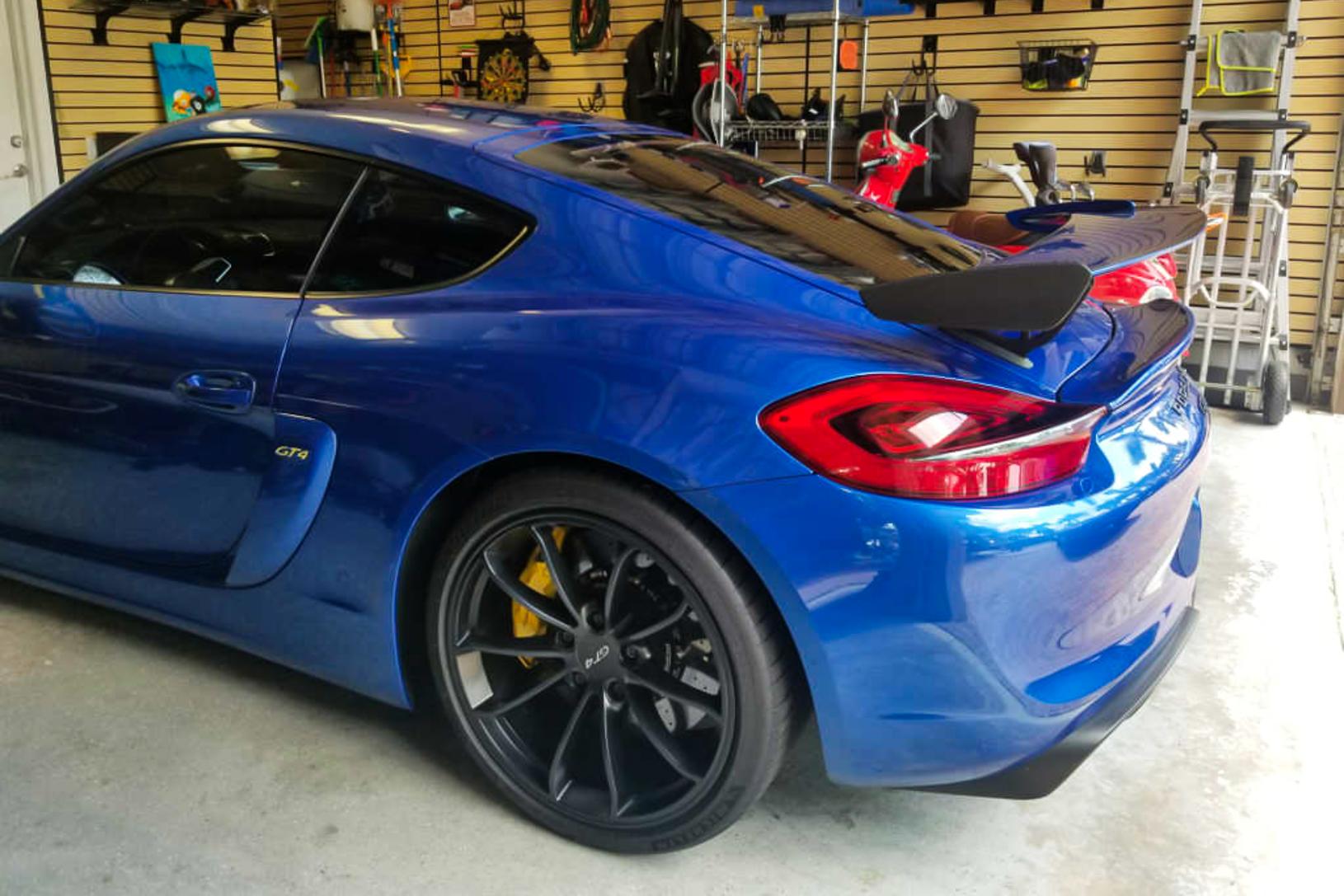 2016 Porsche Cayman GT4