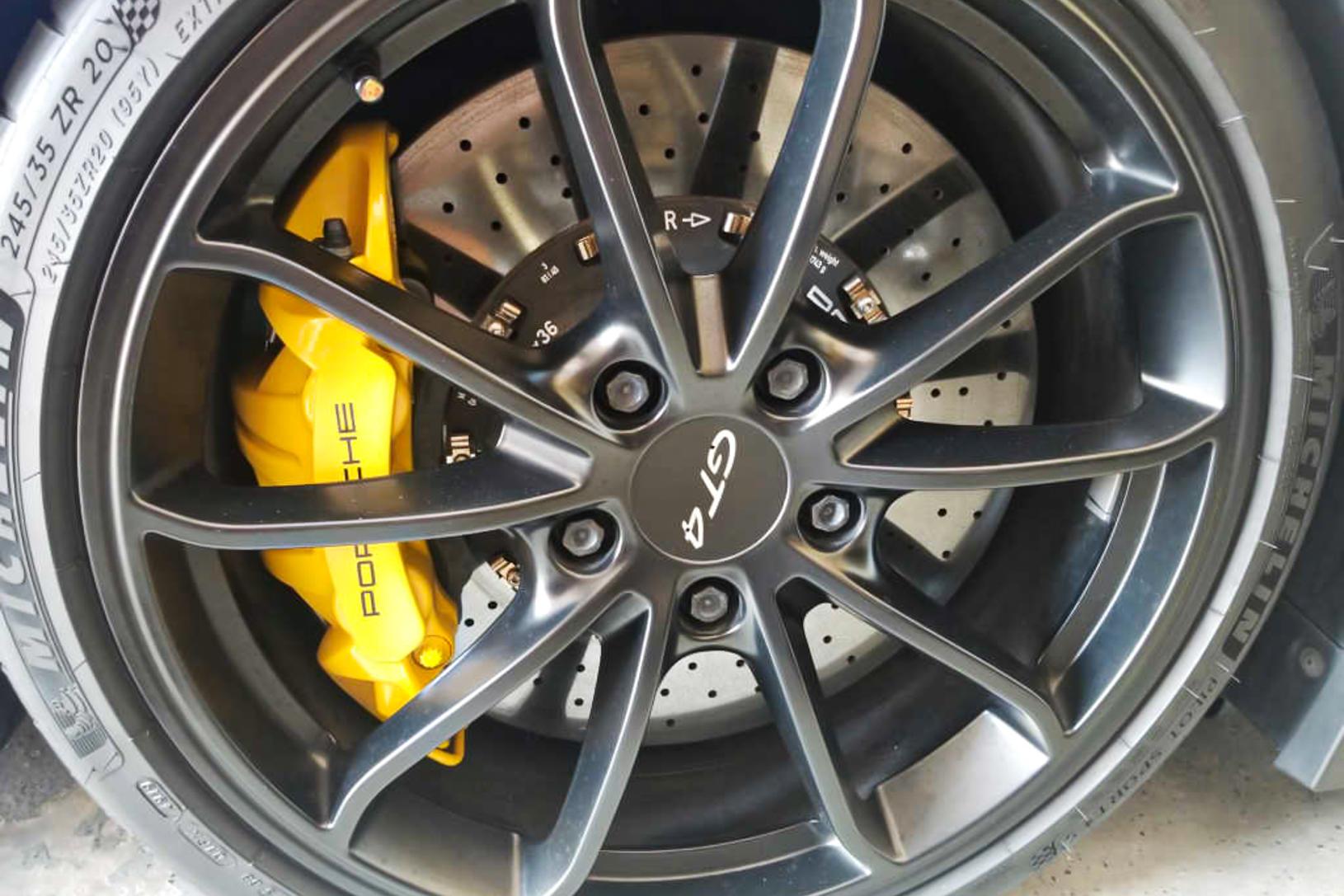 2016 Porsche Cayman GT4