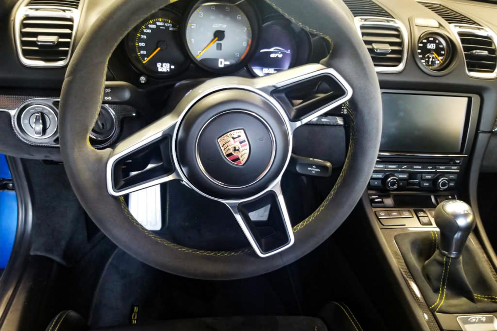 2016 Porsche Cayman GT4