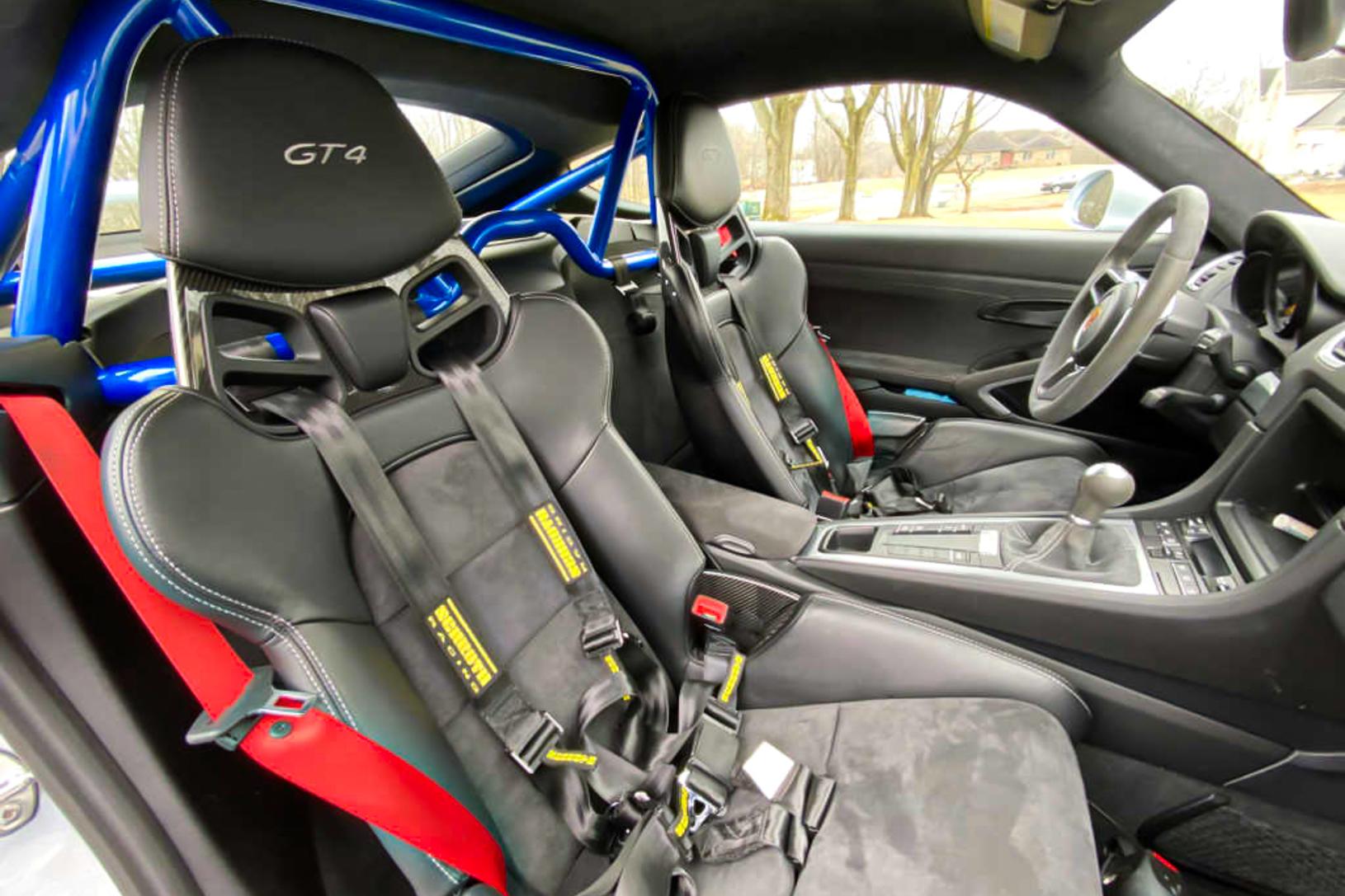 Gt4 bucket outlet seats