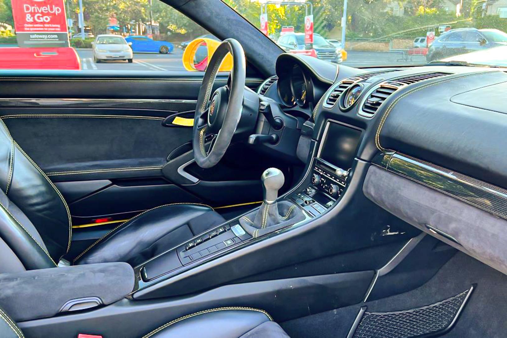 2016 Porsche Cayman GT4