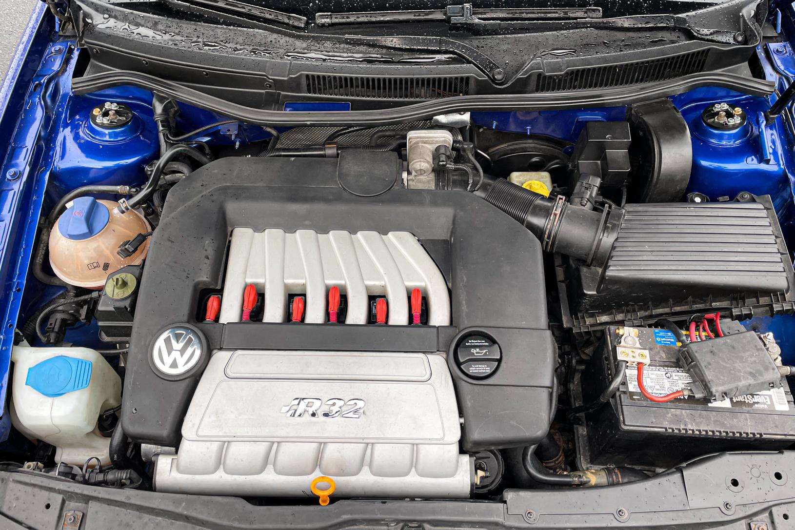 2004 VW Golf R32