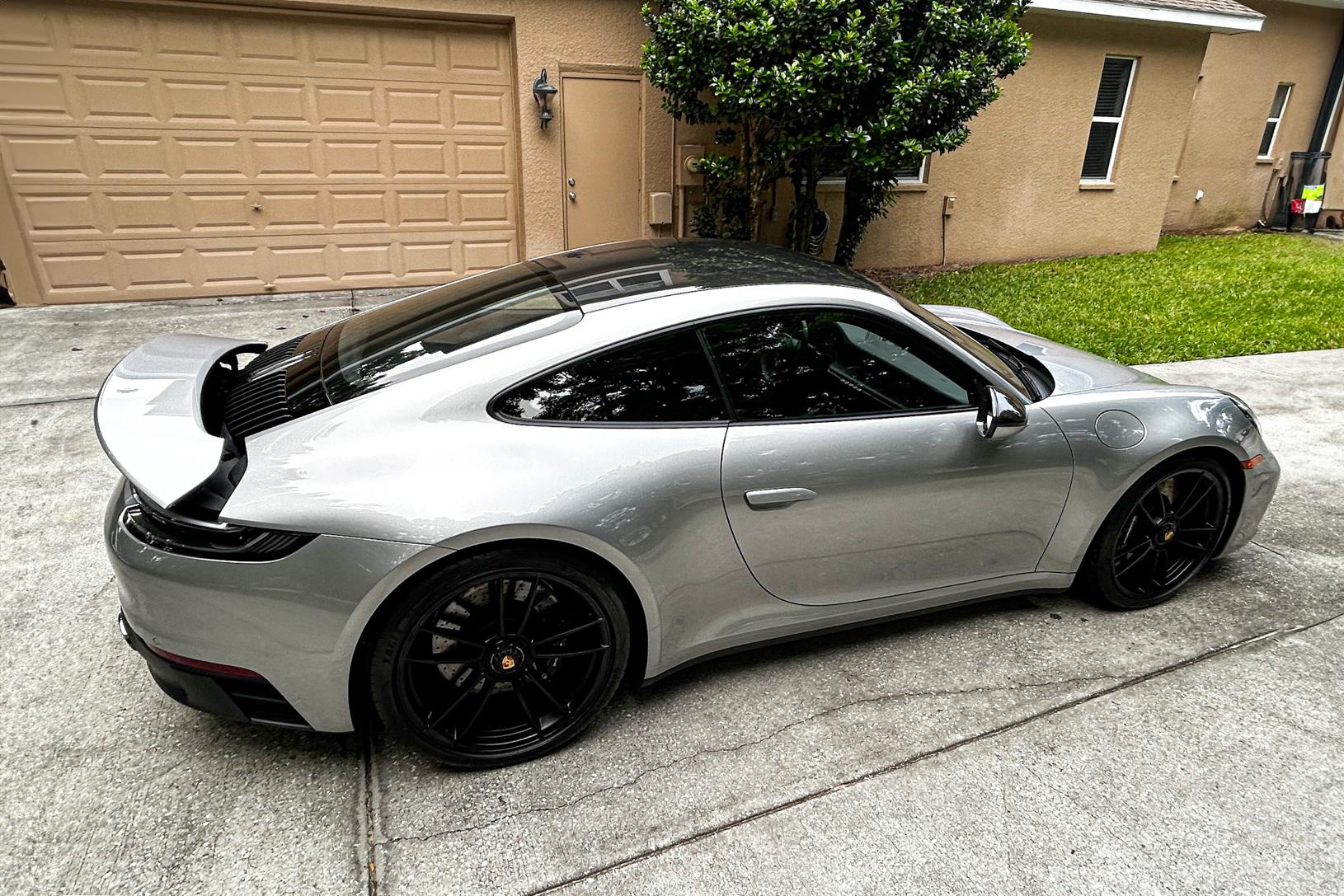 2022 Porsche 911 Carrera 4 GTS