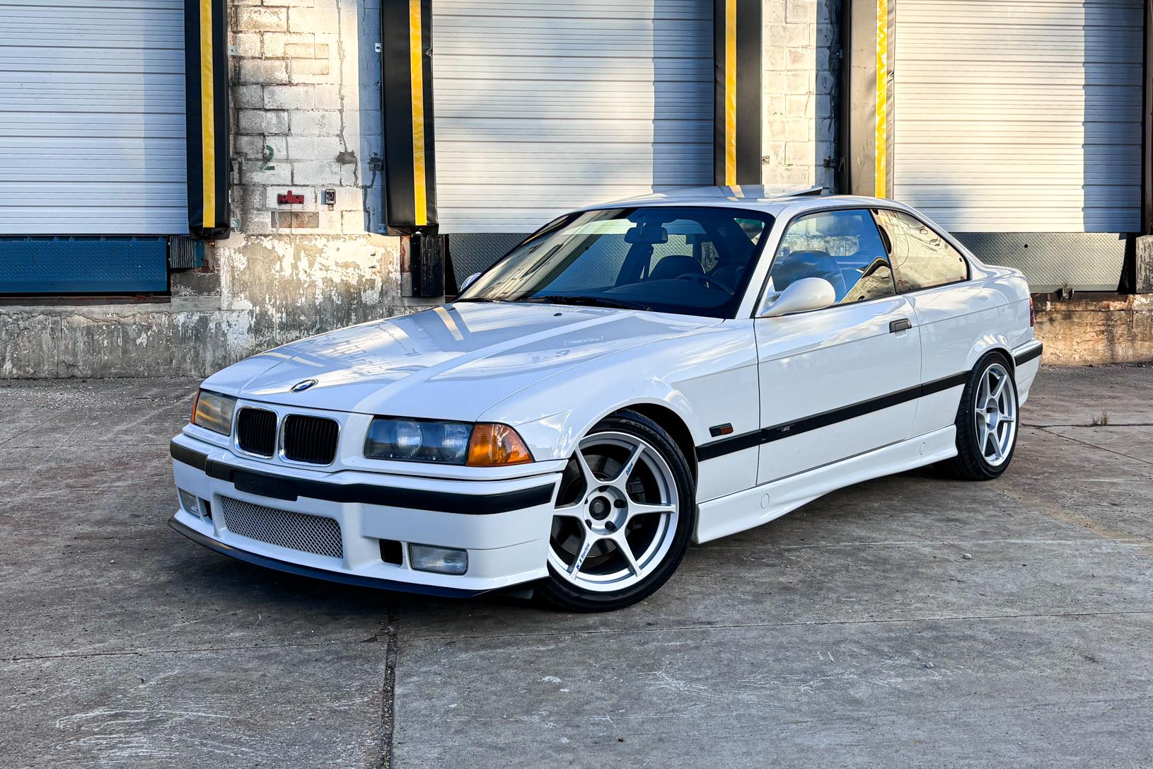 Solido 1:18 BMW M3 Lightweight Coupe E36 Plain Body Version
