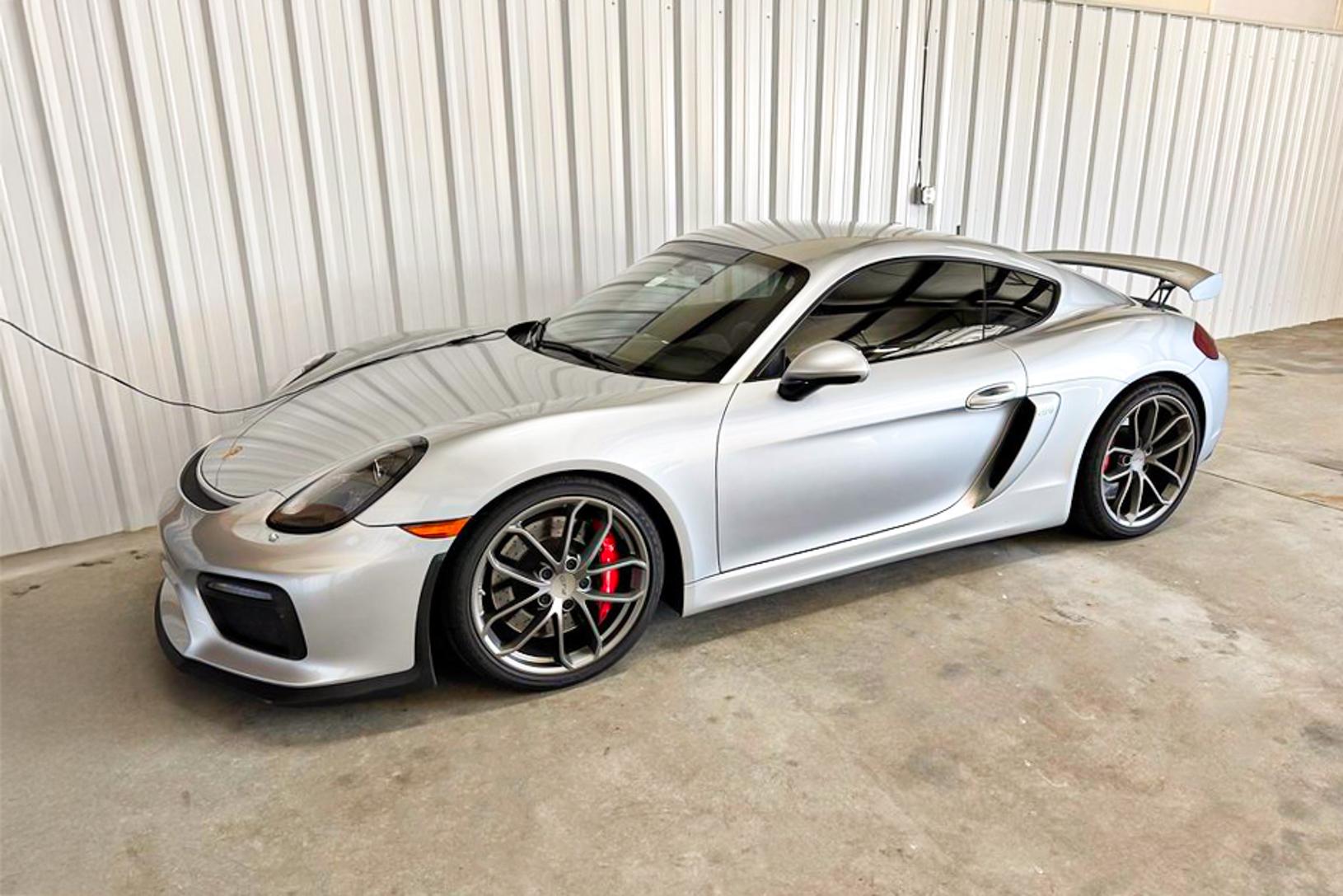 2016 Porsche Cayman GT4