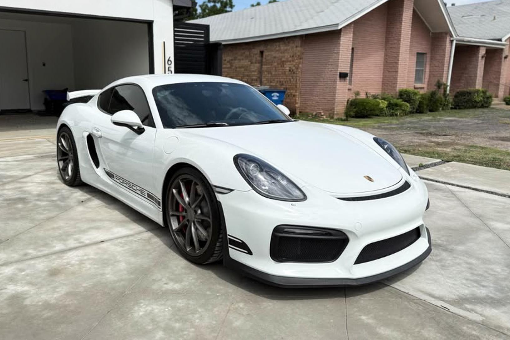 2016 Porsche Cayman GT4