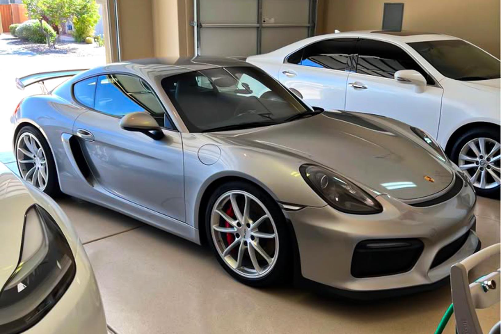 2016 Porsche Cayman GT4