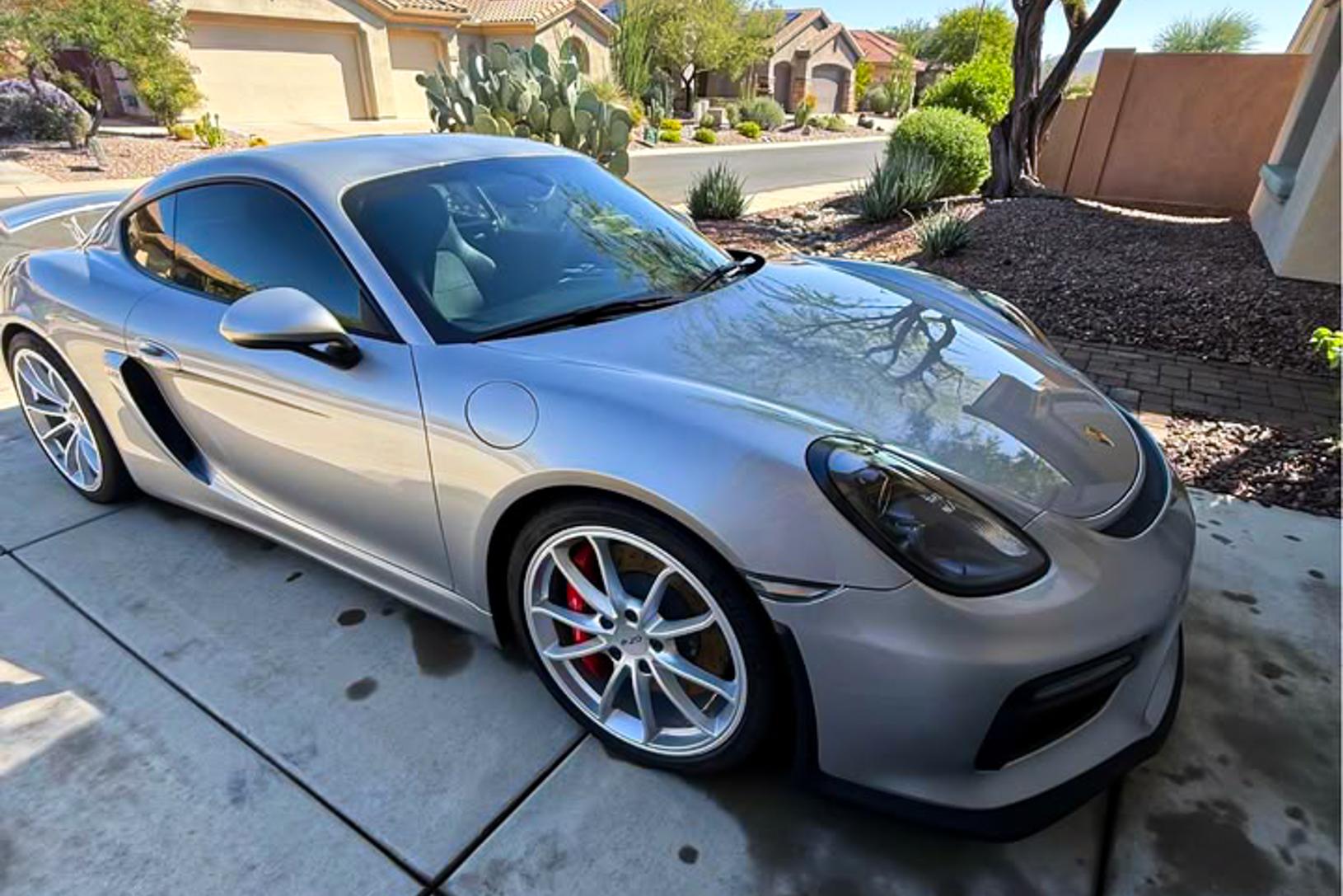 2016 Porsche Cayman GT4
