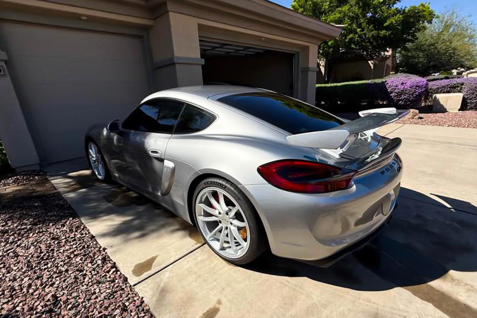 2016 Porsche Cayman GT4