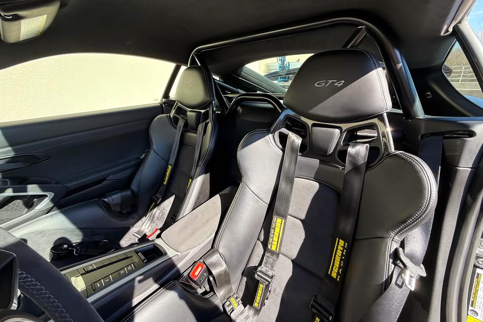 2016 Porsche Cayman GT4