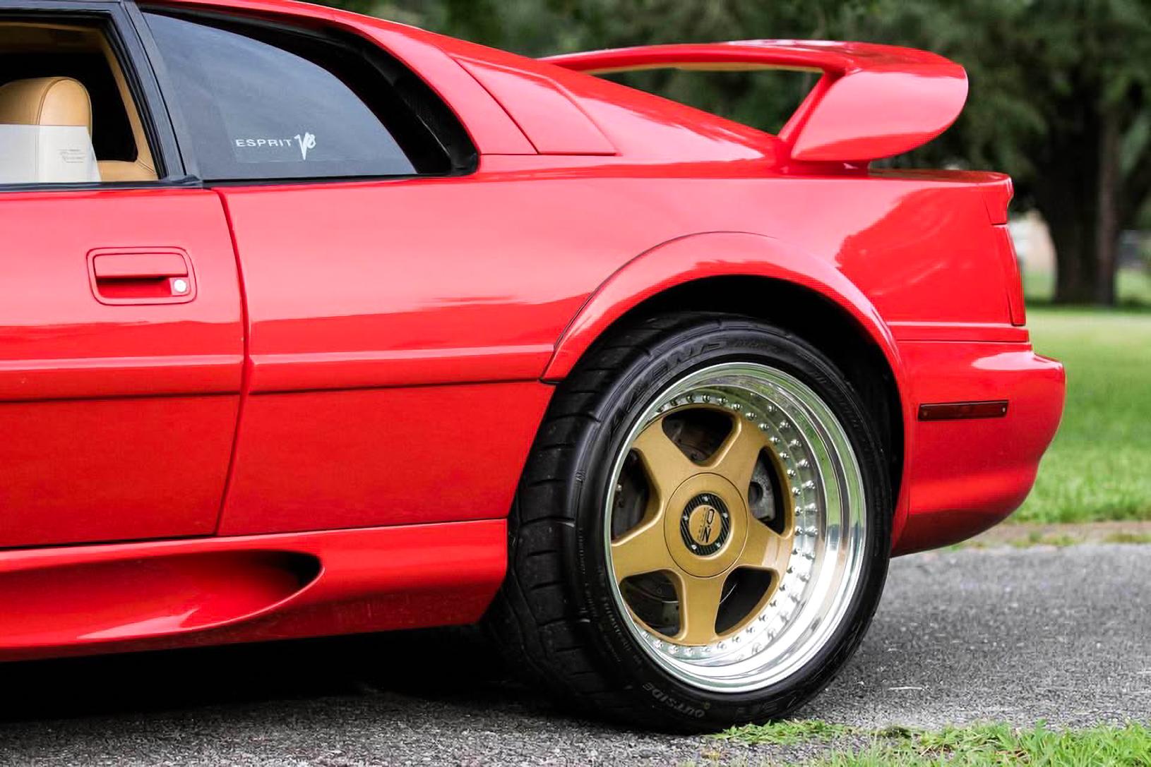 2000 Lotus Esprit V8