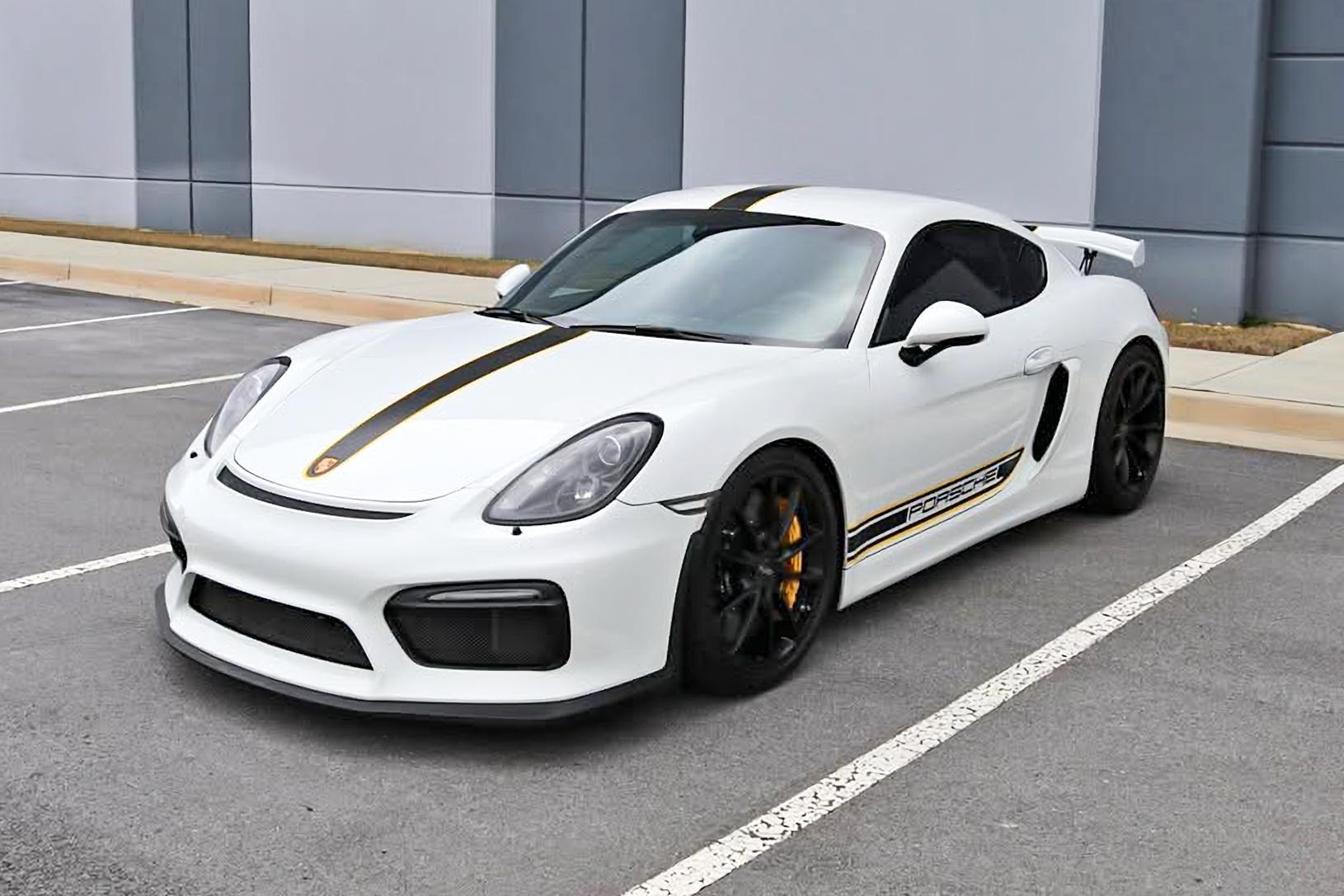2016 Porsche Cayman GT4