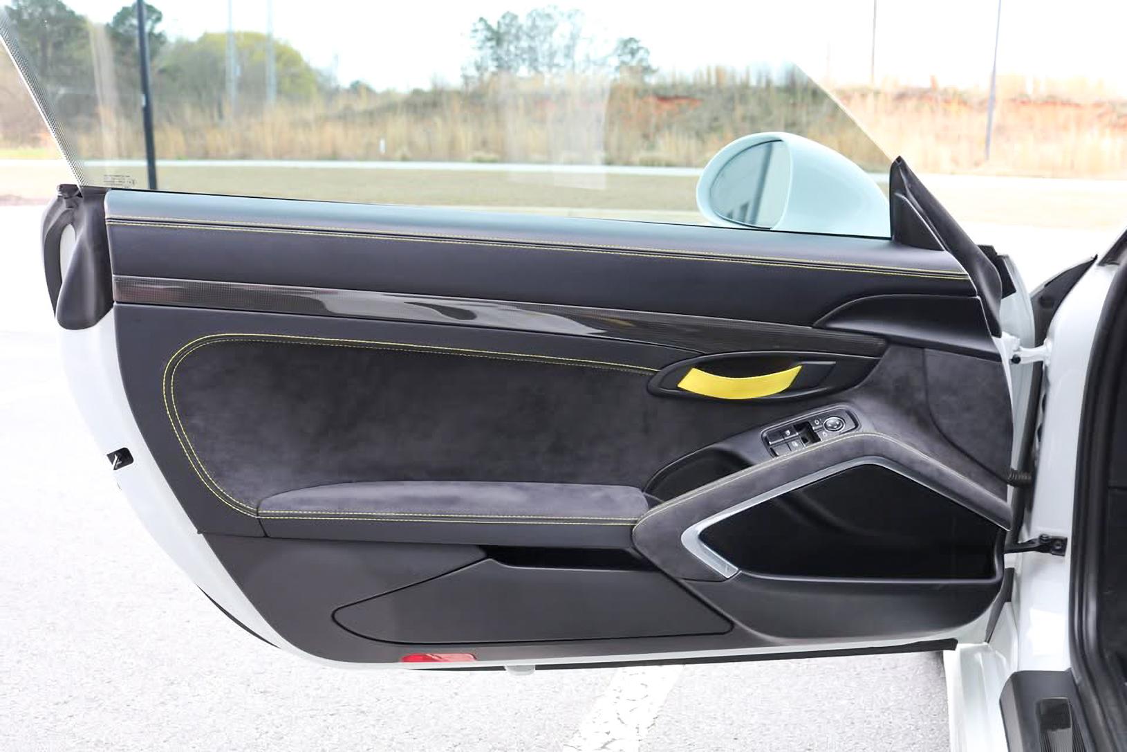 2016 Porsche Cayman GT4