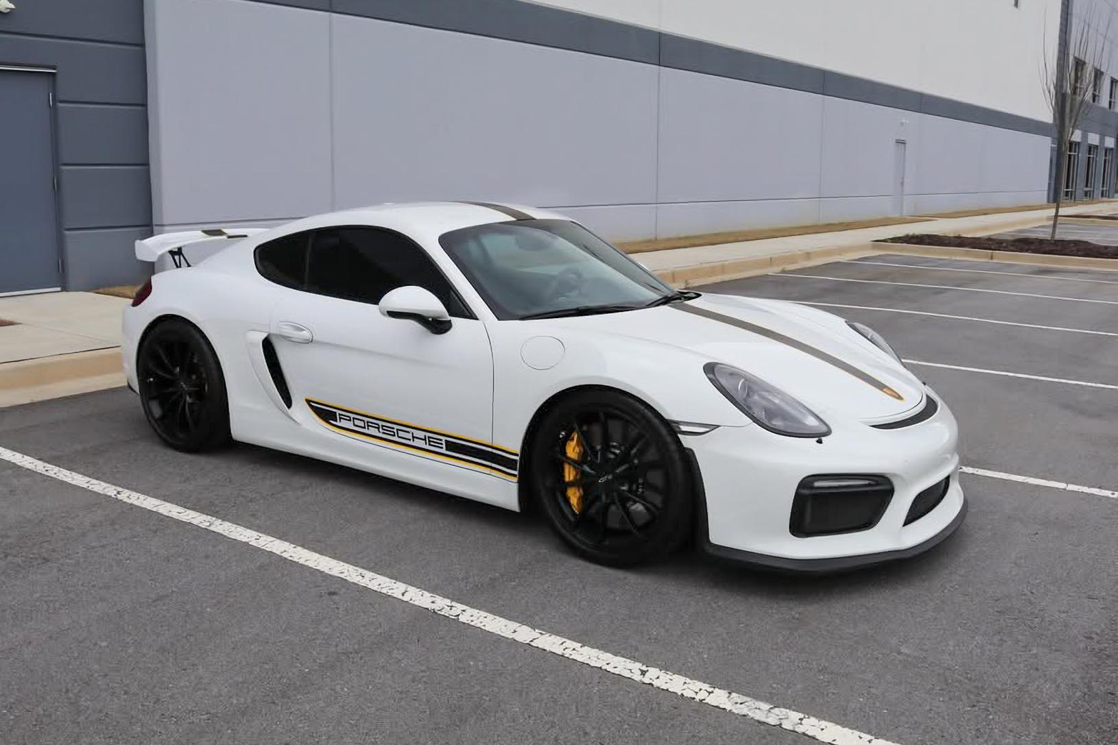 2016 Porsche Cayman GT4