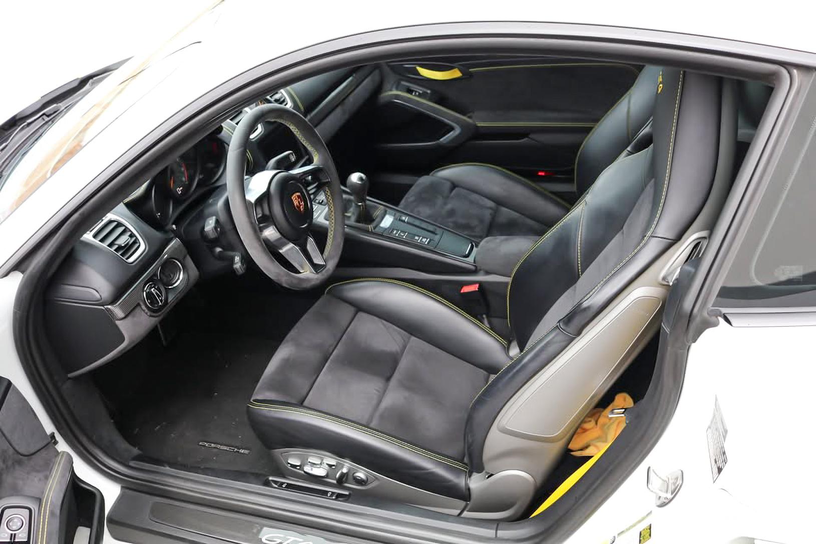 2016 Porsche Cayman GT4