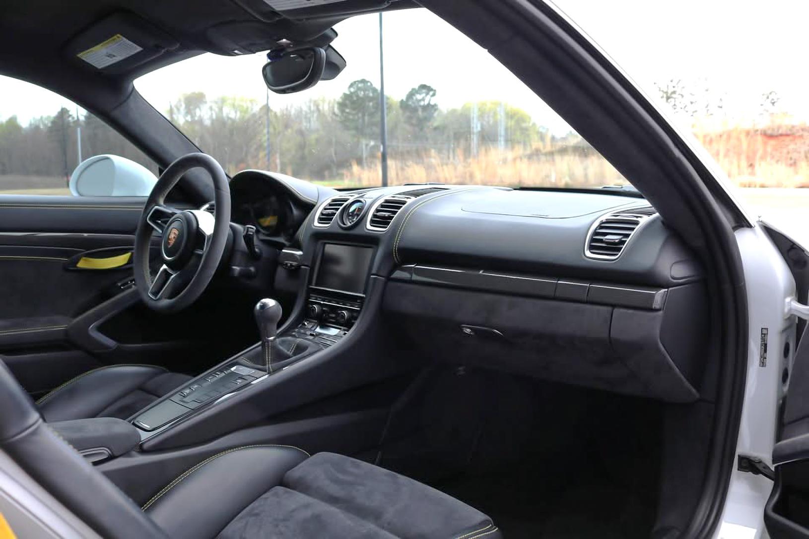 2016 Porsche Cayman GT4