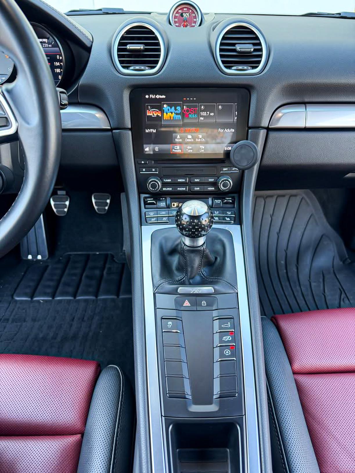 2019 Porsche Cayman S