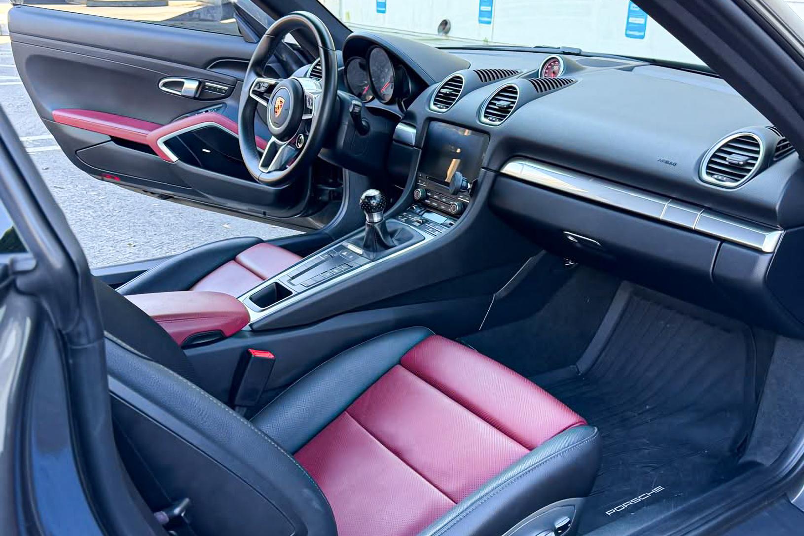 2019 Porsche Cayman S