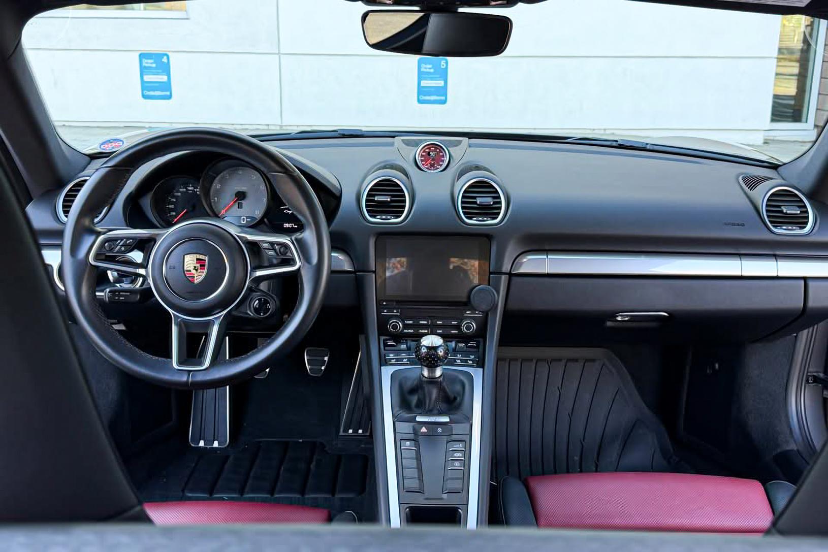 2019 Porsche Cayman S