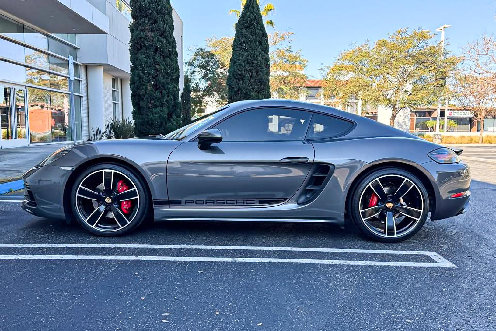 2019 Porsche Cayman S