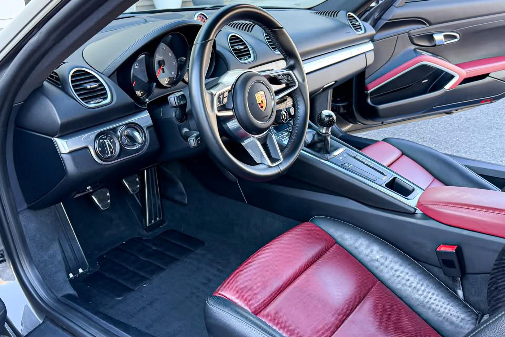 2019 Porsche Cayman S