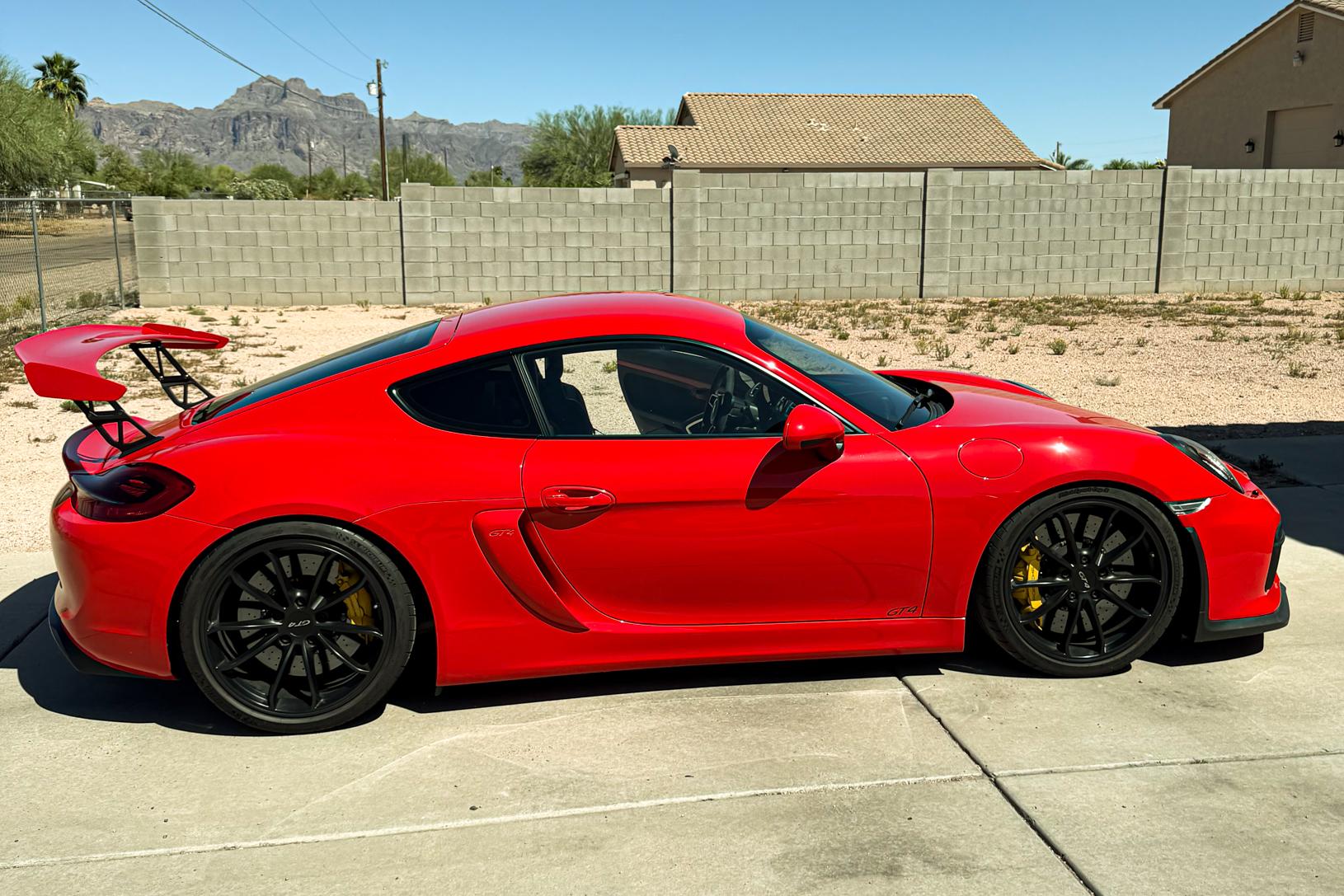 2016 Porsche Cayman GT4