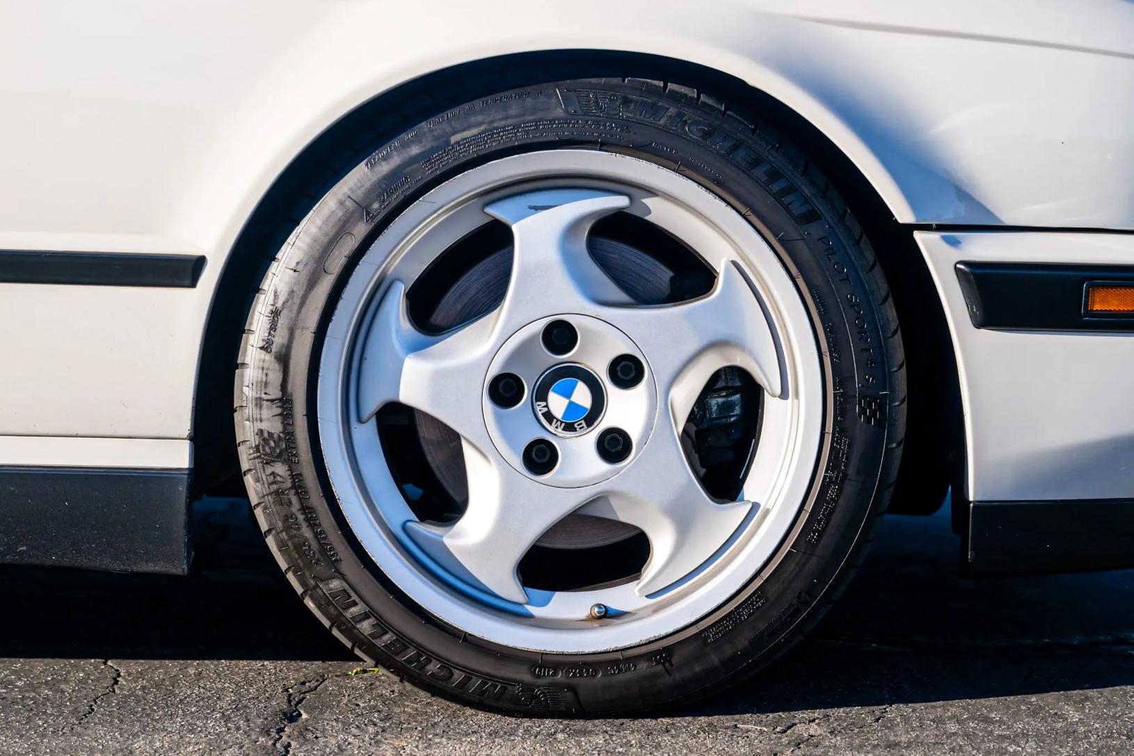 1991 BMW M5