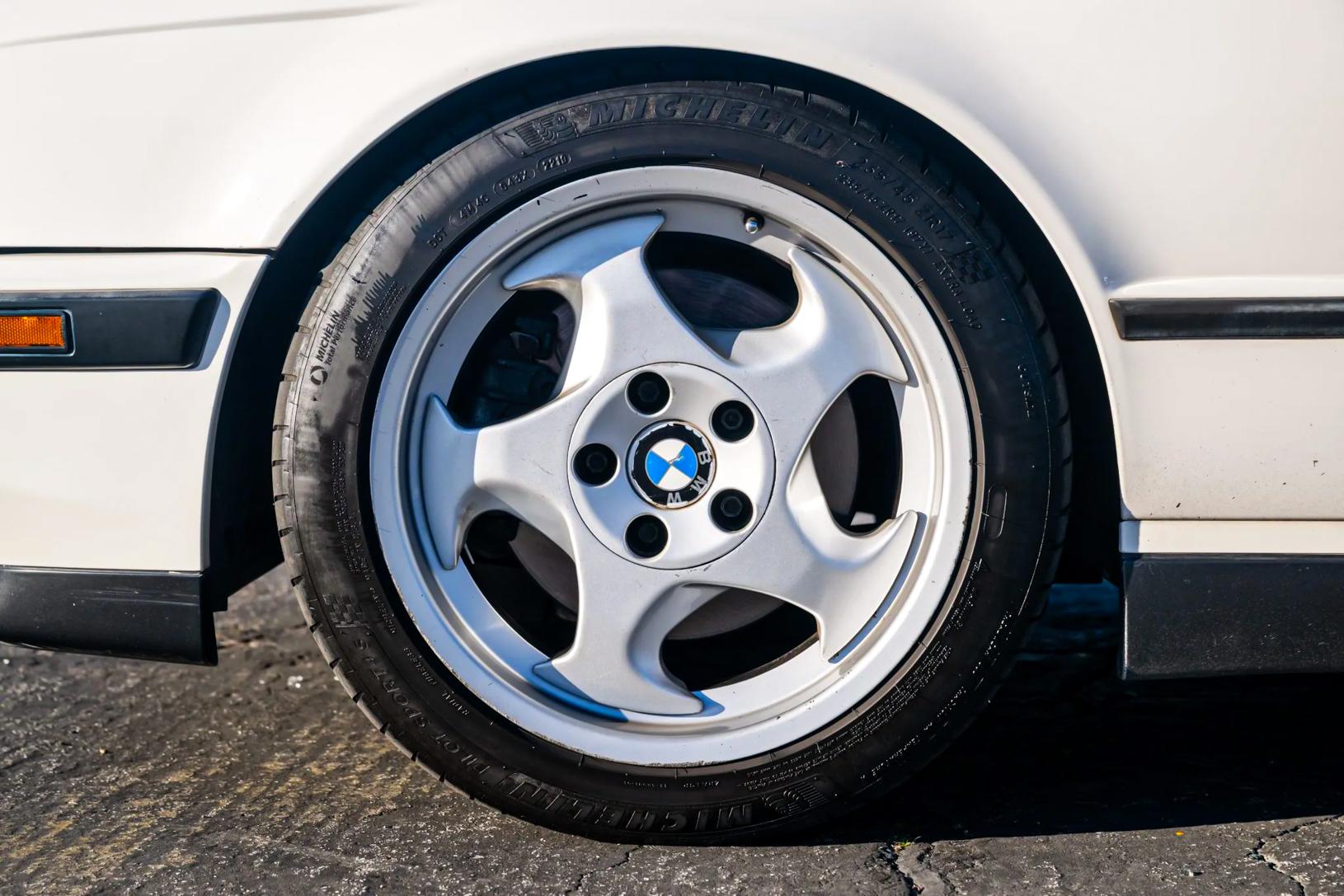 1991 BMW M5