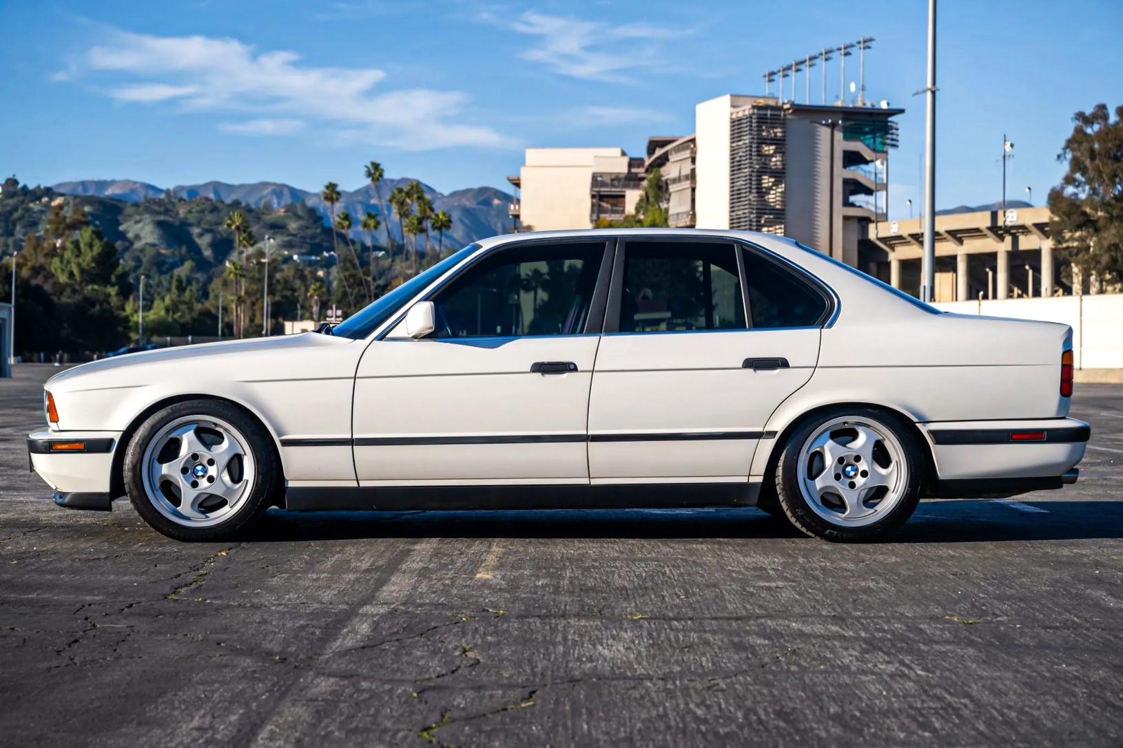 1991 BMW M5