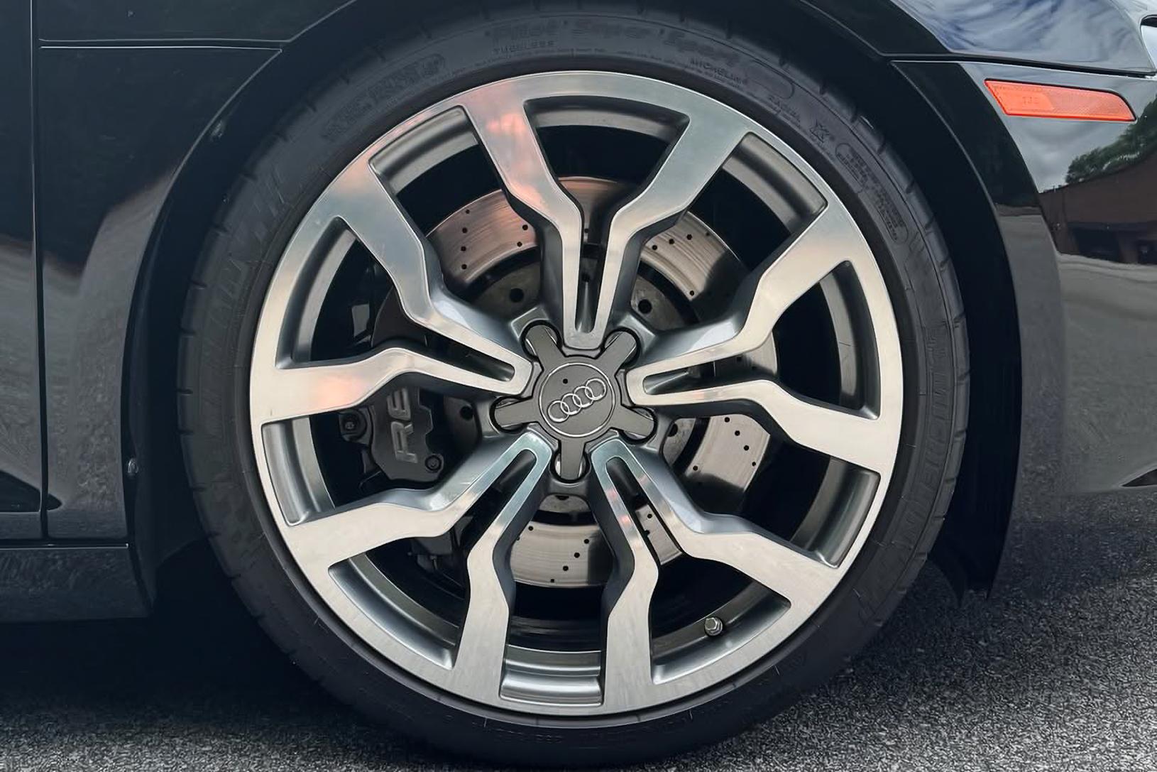 2012 Audi R8 V10