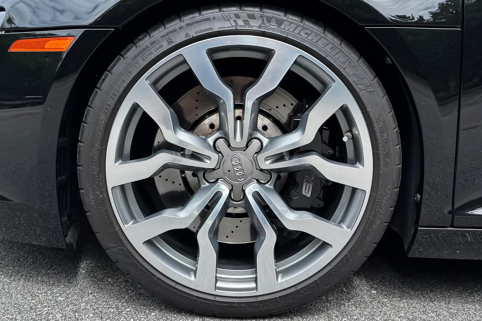 2012 Audi R8 V10