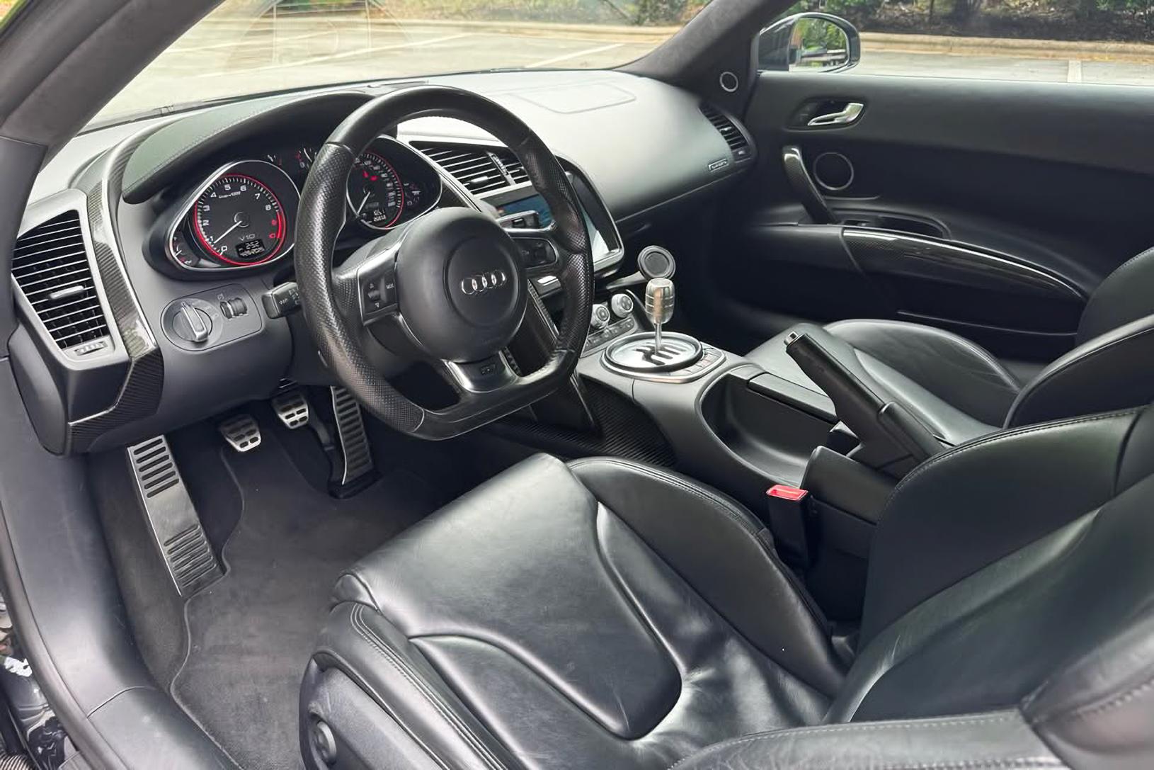 2012 Audi R8 V10