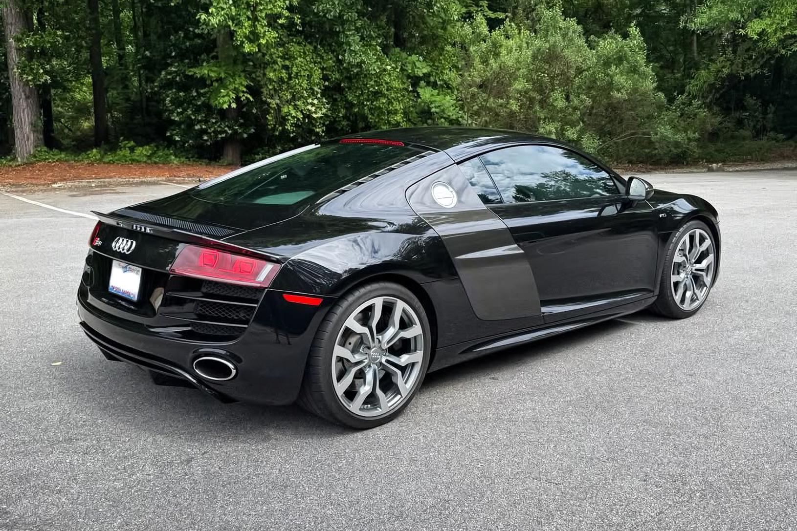 2012 Audi R8 V10