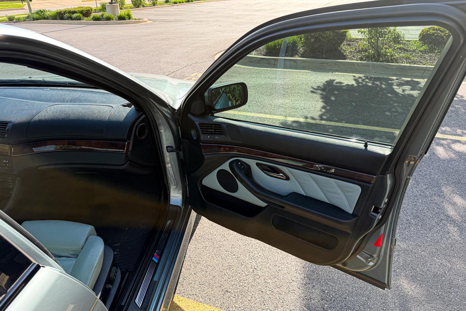 2003 BMW 540i