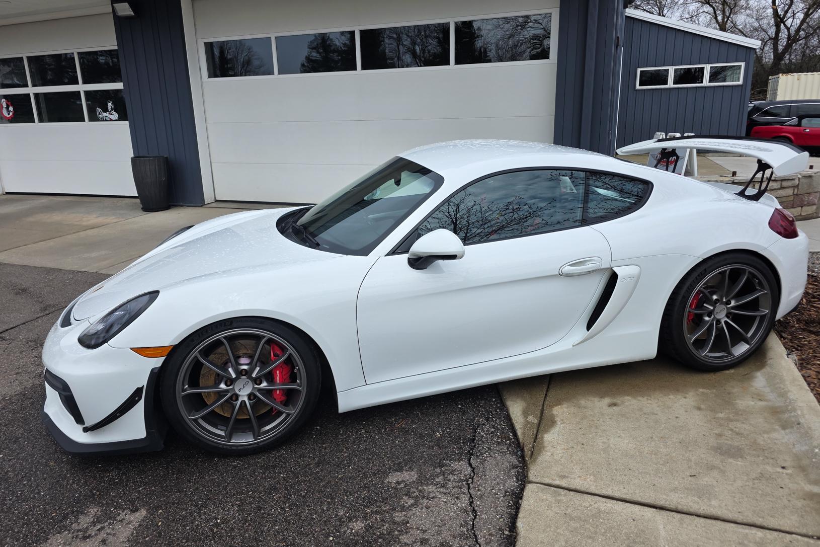 2016 Porsche Cayman GT4