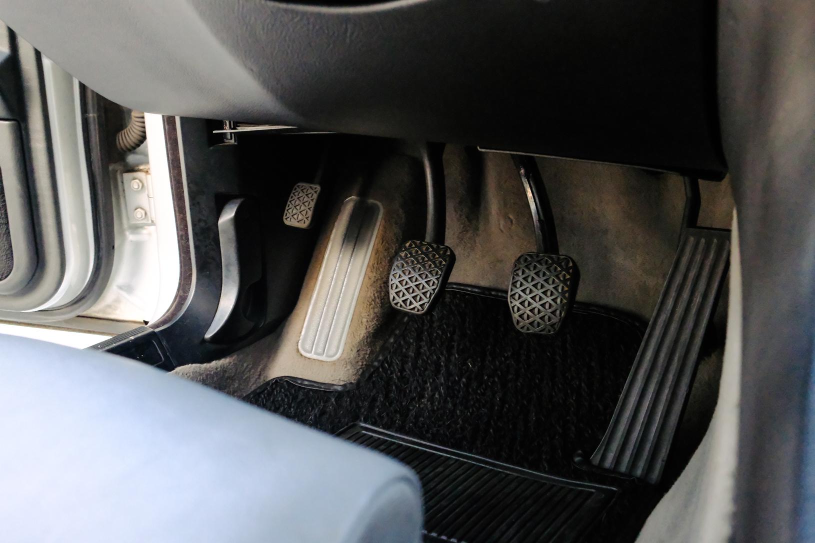 2000 BMW 740i '6MT Swap'