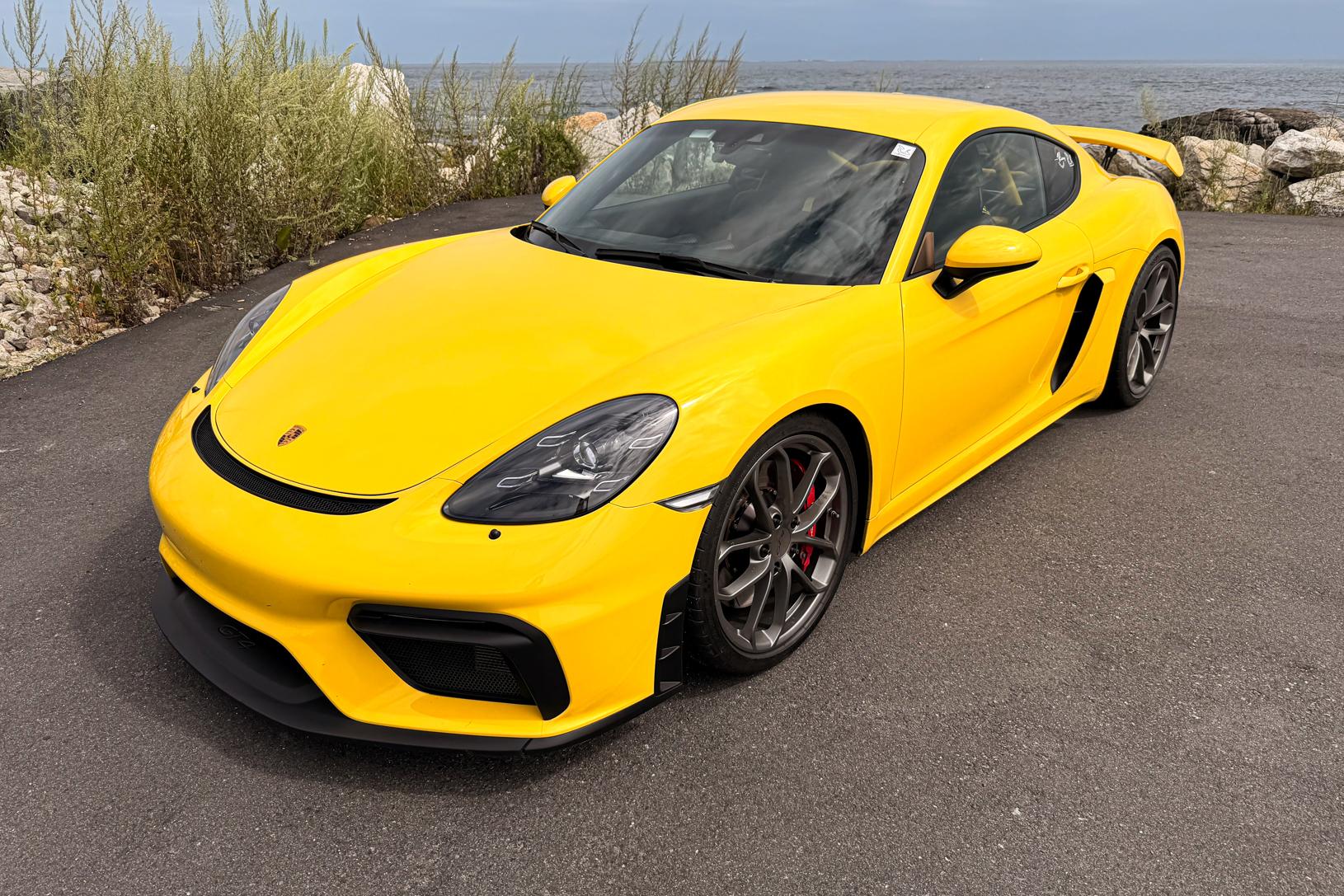 2022 Porsche Cayman GT4