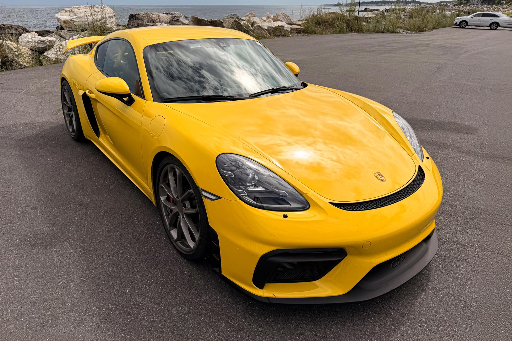 2022 Porsche Cayman GT4
