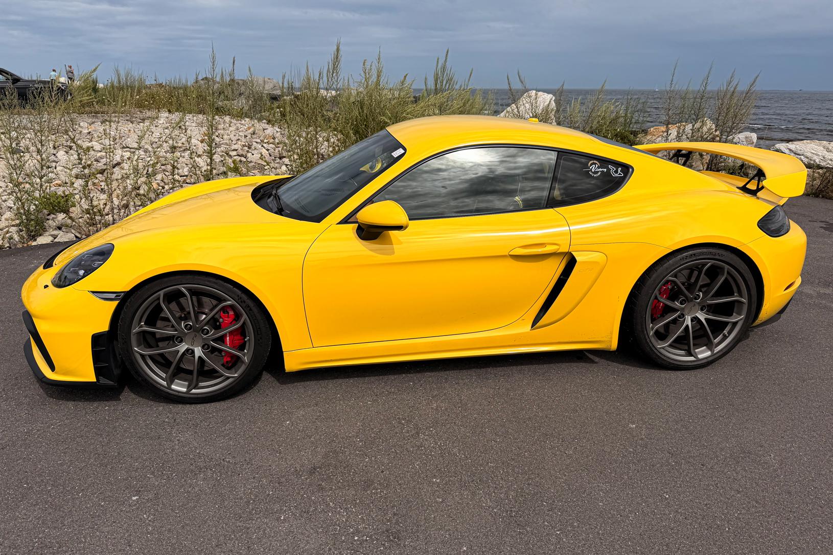 2022 Porsche Cayman GT4