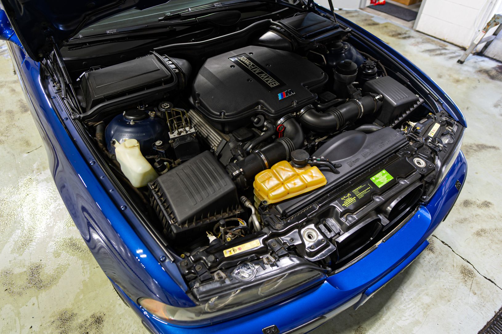 2002 BMW M5