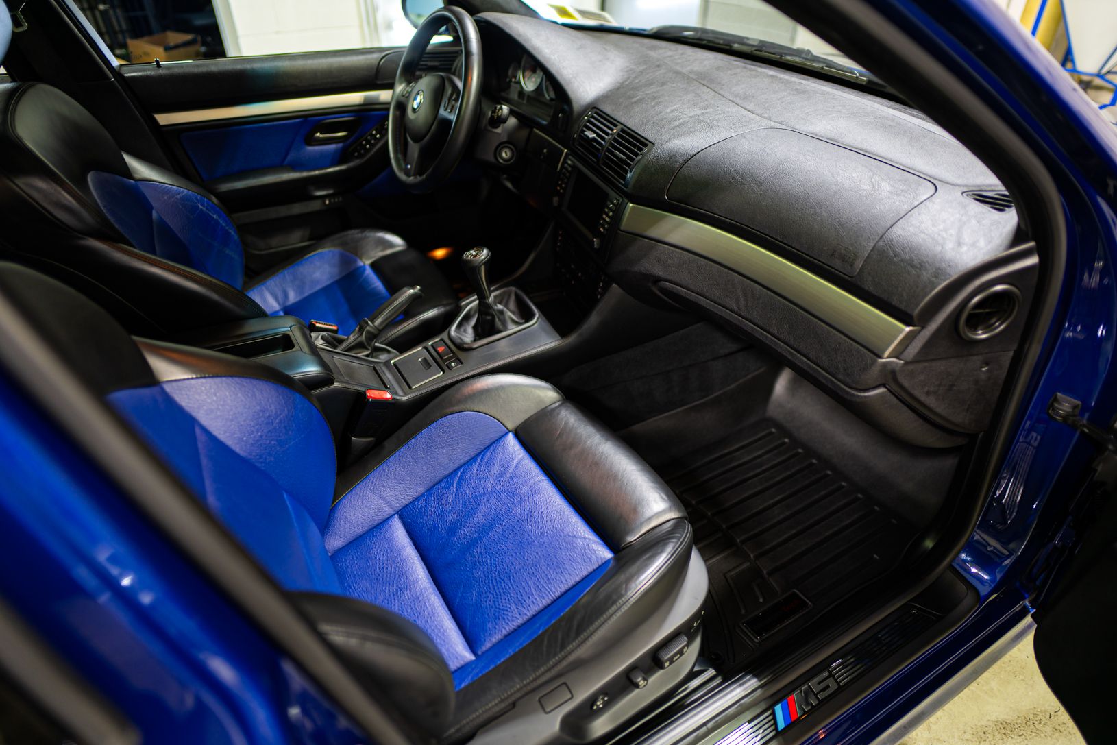 2002 BMW M5