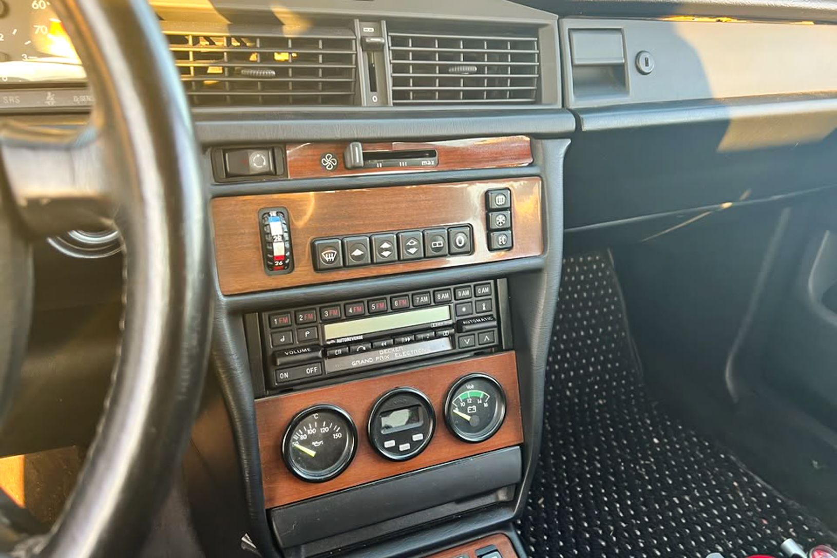 1986 Mercedes 190E 2.3-16V