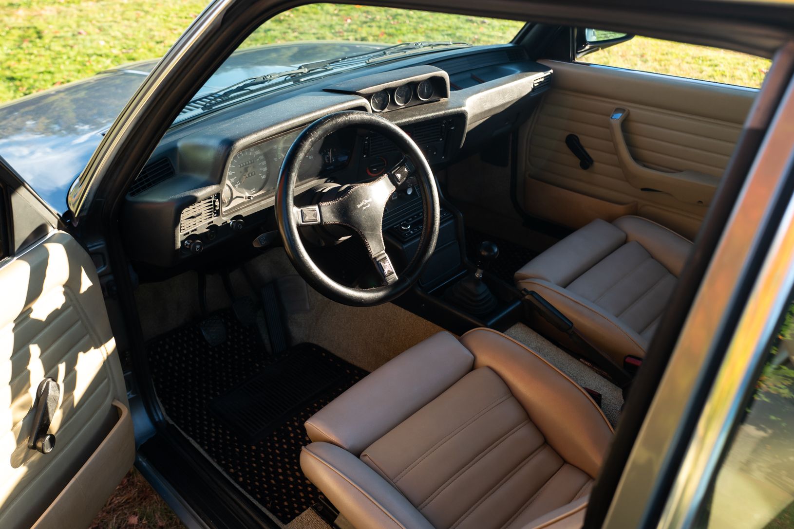 1982 BMW 323i 'M20B25 Swap'